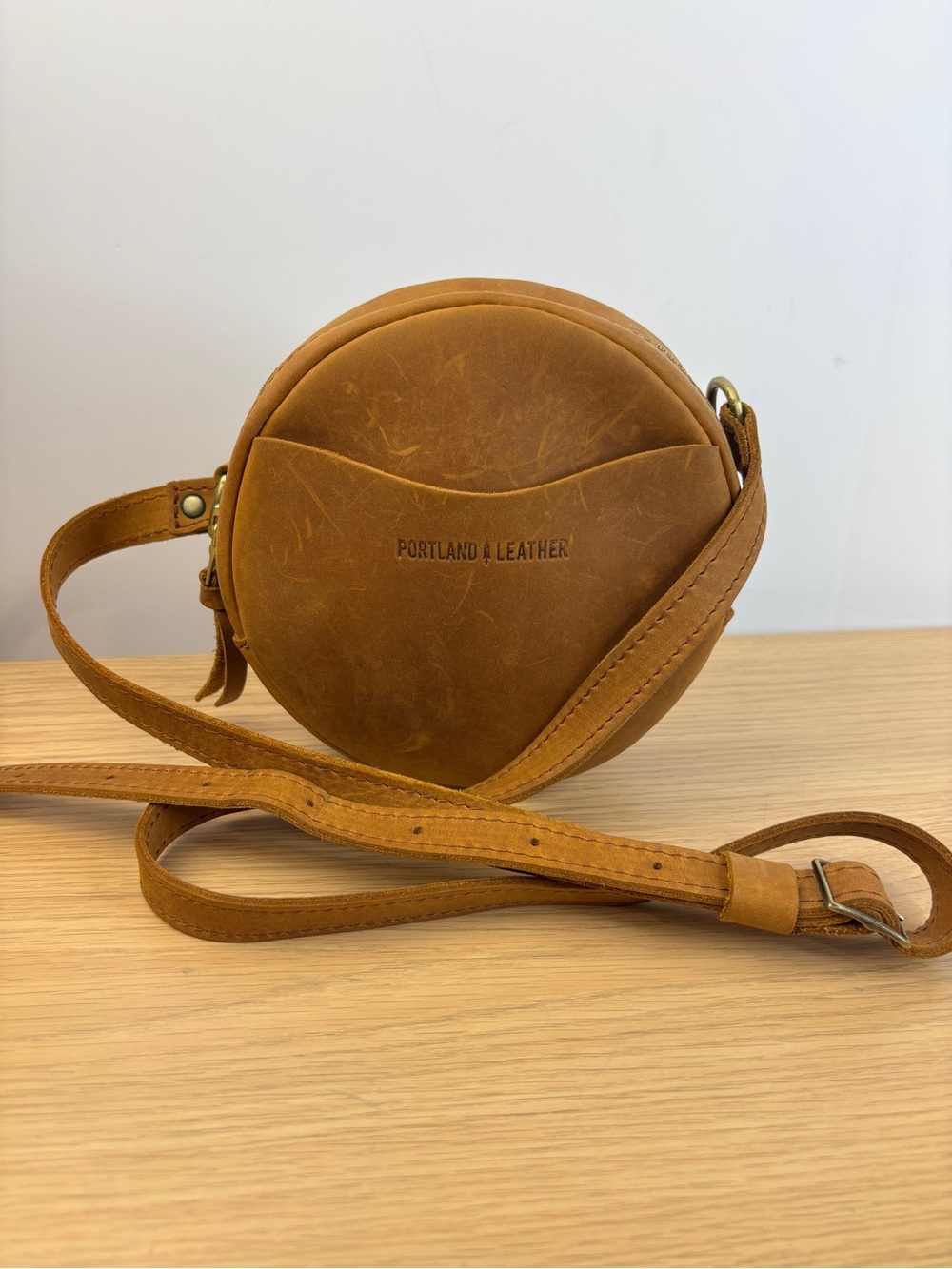 Portland Leather Goods Circle Crossbody‎ Honey Colored Leather LIKE NEW!!